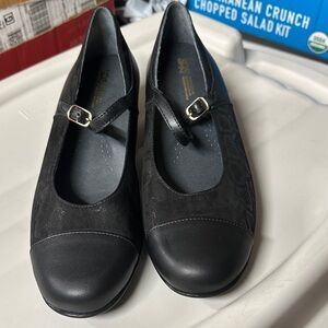 SAS Black Mary Jane low heels